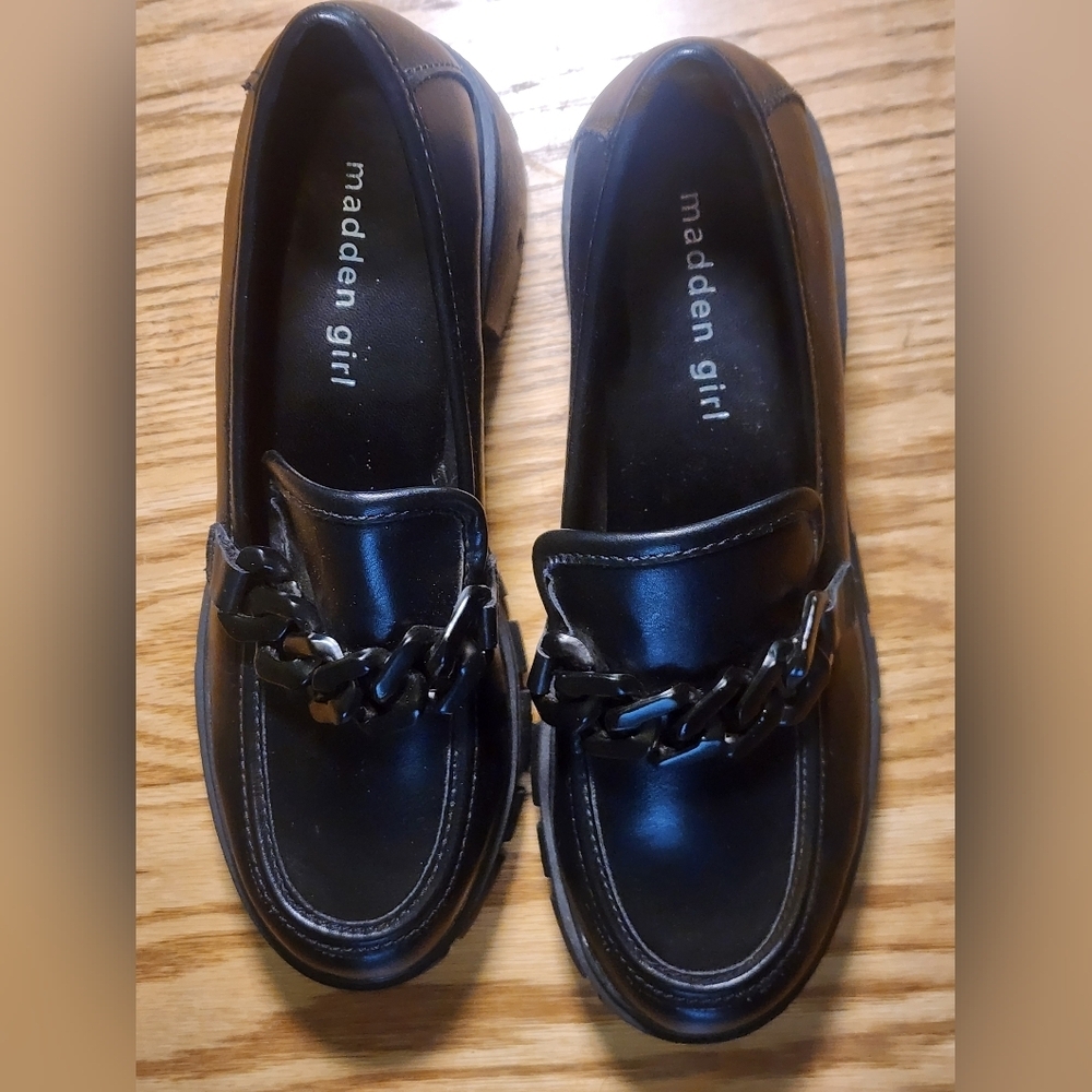 Madden Girl Chunky Lug Sole Loafers Womens 7 Black Heel Shoes Chain Platform - Picture 6 of 15